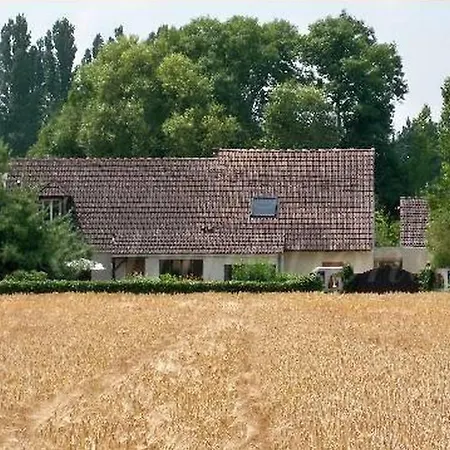 Le Du Tau Bed & Breakfast Touquin