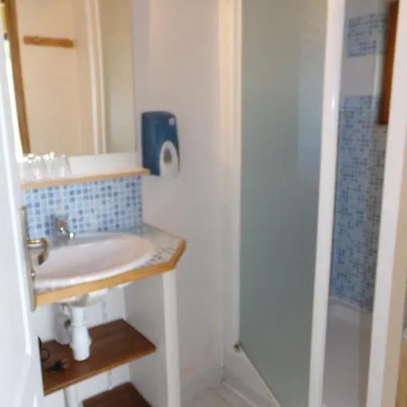 Le Du Tau Bed & Breakfast *
